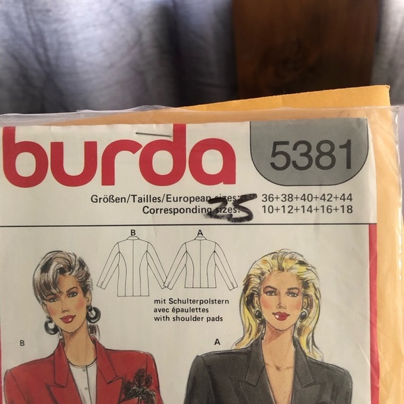 Burda Women's Blazer Pattern 5381 sizes 10-12-14-16-18. - Picture 4 of 7